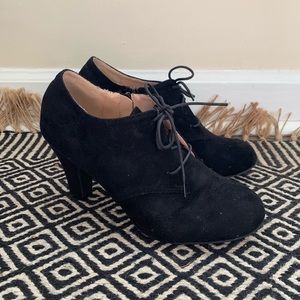 TG Shoes: Black Suede Heeled Oxfords